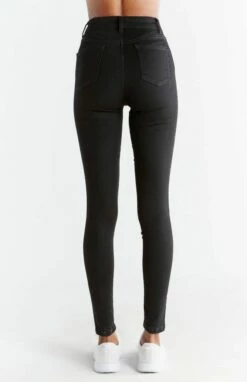 Skinny Fit Jeans Aus Bio-Baumwolle & Modal - Coal Black -Grundstoff Verkaufsladen WD1015 104 hautenge damen jeans faire herstellung back 1280x1280