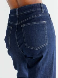 Mom Fit Jeans Aus Bio-Baumwolle - Dark Slate Blue -Grundstoff Verkaufsladen WN1009 215 damen mom fit jeans nachhaltiger denim style detail 1280x1280