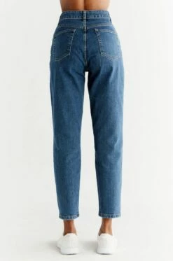 Mom Fit Jeans Aus Bio-Baumwolle - Lapis Blue -Grundstoff Verkaufsladen WN1009 231 vegane jeans frauen lapis blue schadstoffarme herstellung back 1280x1280