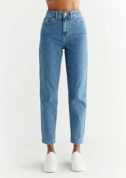 Mom Fit Jeans Aus Bio-Baumwolle - Day Sky Blue