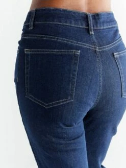 Straight Fit Jeans Aus Bio-Baumwolle - Dark Slate Blue -Grundstoff Verkaufsladen WQ1009 215 oekofaire blue jeans regular waist detail back 1280x1280