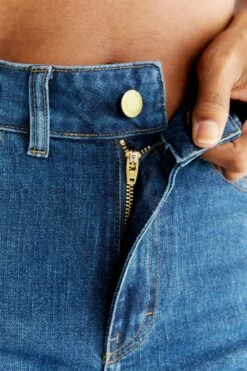 Straight Fit Jeans Aus Bio-Baumwolle - Lapis Blue -Grundstoff Verkaufsladen WQ1009 231 damen jeans mit knopf und reissverschluss ykk detail 1280x1280