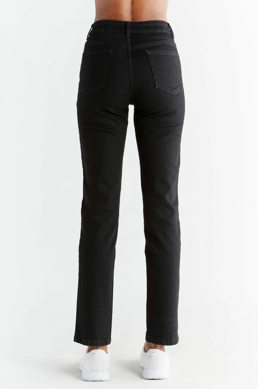 Straight Fit Jeans Aus Bio-Baumwolle - Coal Black 6 Straight Fit Jeans Aus Bio-Baumwolle - Coal Black – Bild 4