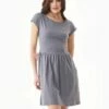 Kurzarm-Kleid Aus Bio-Baumwolle - Shadow 1 Kurzarm-Kleid Aus Bio-Baumwolle - Shadow -Grundstoff Verkaufsladen bio midi kleid grau casual 009 shadow 1280x1280