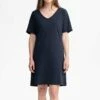 Mela Fairtrade V-Neck Kleid Janitra - Navy 1 Mela Fairtrade V-Neck Kleid Janitra - Navy -Grundstoff Verkaufsladen blaues t shirt kleid v neck locker bio vegan fair janitra nvy 1280x1280