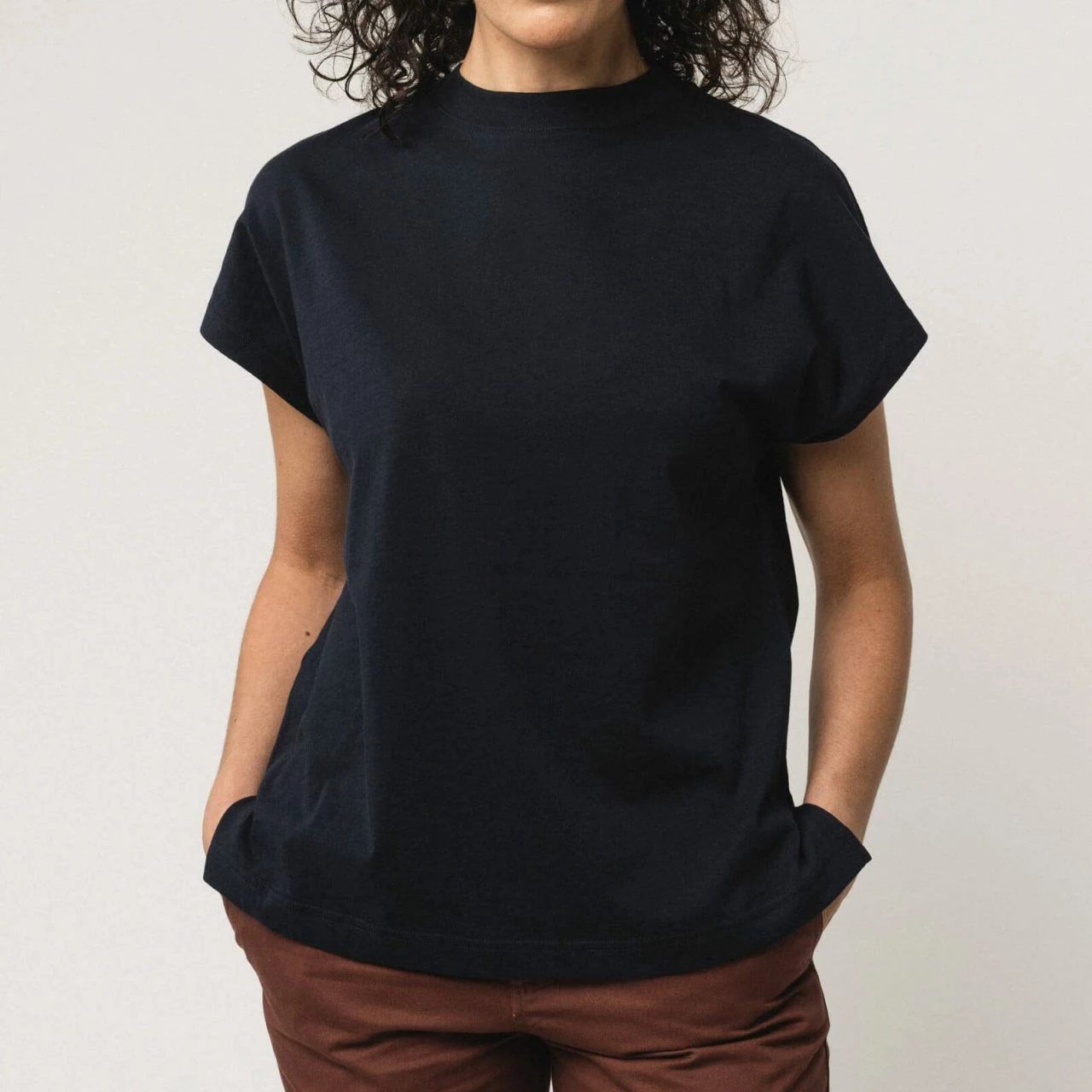 Mela Fairtrade T-Shirt Madhu Aus Bio-Baumwolle - Navy 3 Mela Fairtrade T-Shirt Madhu Aus Bio-Baumwolle - Navy