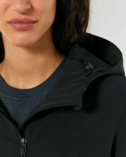Damen Softshell-Jacke Mit Kapuze - Black -Grundstoff Verkaufsladen detail softshelljacke verstellbare kapuze STJW159 002 1280x1280