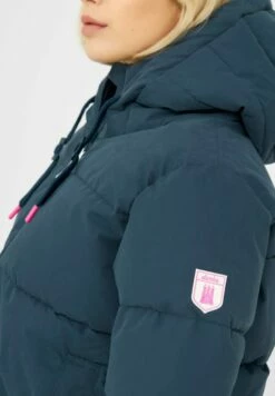 Derbe Winterjacke RICHHOLM - Navy -Grundstoff Verkaufsladen detail vegane winterjacke pinke elemente W Richholm 010 1280x1280