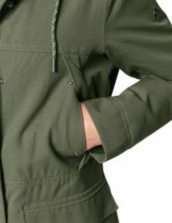 VAUDE Damen Winterparka Manukau Parka II - Cedar Wood -Grundstoff Verkaufsladen detailansicht winterjacke mit handwaermertaschen 42063 673 1280x1280