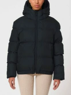 Oversized Unisex Puffer Jacket Aus Recyceltem Polyester - Black -Grundstoff Verkaufsladen dick wattierte Kapuzenjacke vegan U840 002 1280x1280