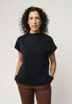 Mela Fairtrade T-Shirt Madhu Aus Bio-Baumwolle - Navy 8 Mela Fairtrade T-Shirt Madhu Aus Bio-Baumwolle - Navy -Grundstoff Verkaufsladen frauen shirt navyblau madhu bio 121 100 nvy 1280x1280