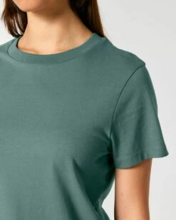 Iconic T-Shirt Aus Bio-Baumwolle - Green Bay -Grundstoff Verkaufsladen frauen tshirt basic mode green bay dunkelgruen normale passform rundhals fair wear foundation fwf W172 144 1280x1280
