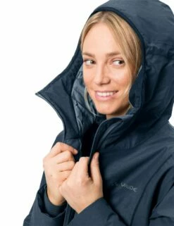 VAUDE Damen Winterjacke Neyland Padded Jacket - Dark Sea -Grundstoff Verkaufsladen frauen winterjacke mit recycelten ressourcen 42819 179 1280x1280