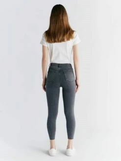 Skinny Fit Cropped Jeans Aus Bio-Baumwolle & Modal - Iron Gray 15 Skinny Fit Cropped Jeans Aus Bio-Baumwolle & Modal - Iron Gray -Grundstoff Verkaufsladen graue damen jeans model rueckansicht WS1015 163 1280x1280