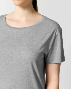 Basic T-Shirt Aus Bio-Baumwolle - Heather Grey 13 Basic T-Shirt Aus Bio-Baumwolle - Heather Grey -Grundstoff Verkaufsladen graues basic shirt kurzarm frauen meliert heather grey grundstoff faire basic mode online kaufen W173 250 1280x1280