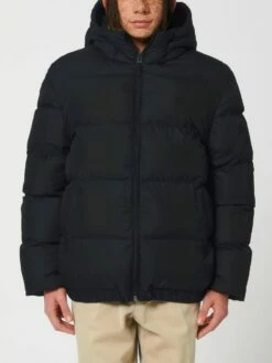 Oversized Unisex Puffer Jacket Aus Recyceltem Polyester - Black -Grundstoff Verkaufsladen hochwertige Kapuzenjacke Recycelmaterial Stehkragen U840 002 1280x1280
