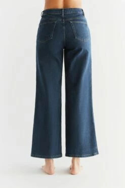 Wide Leg Jeans Aus Bio-Baumwolle - Lapis Blue 15 Wide Leg Jeans Aus Bio-Baumwolle - Lapis Blue -Grundstoff Verkaufsladen hochwertige Schlaghose vegan Evermind WE1009 231 1280x1280