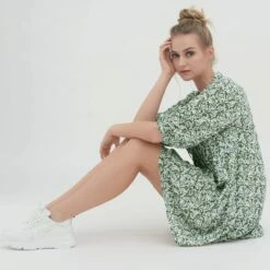 Kleid Aus Ecovero Viskose - Leafs -Grundstoff Verkaufsladen hochwertiges Viskosekleid Omara LivingCrafts 68528 395 1280x1280