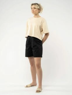 Mela Fairtrade Cropped T-Shirt Jandra Aus Bio-Baumwolle - Oat -Grundstoff Verkaufsladen jandra oat 03 veganes oversized T Shirt aus reiner Bio Baumwolle beige 1280x1280