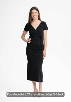 Mela Langes Fairtrade V-Neck Kleid Shreoshi - Schwarz -Grundstoff Verkaufsladen langes fairtrade kleid schwarz mela bio baumwolle vegan shreoshi bla 1280x1280