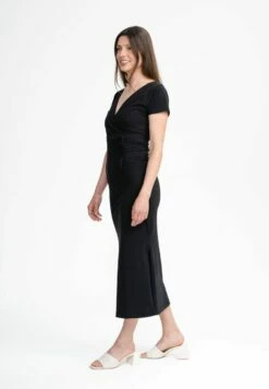 Mela Langes Fairtrade V-Neck Kleid Shreoshi - Schwarz -Grundstoff Verkaufsladen langes kleid damen schwarz nachhaltig fair vegan shreoshi bla 1280x1280