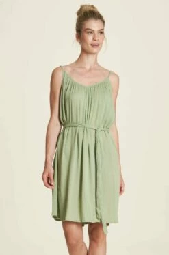 Kurzes EcoVero™ Kleid - Topaz Green -Grundstoff Verkaufsladen luftiges sommerkleid frauen tranquillo nachhaltig S24E26 topazgreen 1280x1280