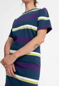 Mela Schweres Fairtrade T-Shirt Kleid Shrishti - Lila Gestreift -Grundstoff Verkaufsladen mela t shirt kleid streifen blau lila gelb schwer nachhaltige herstellung shrishti pur str 1280x1280