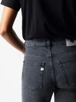 Loose Fit Jeans Jamie - Used Black -Grundstoff Verkaufsladen mud jeans vegan circular denim LooseJamie usedblack 1280x1280