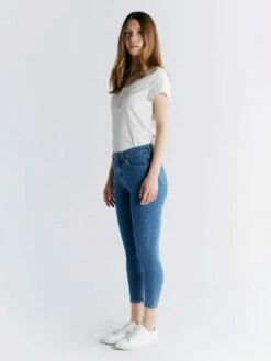 Skinny Fit Cropped Jeans Aus Bio-Baumwolle - Day Sky Blue -Grundstoff Verkaufsladen nachhaltige skinny fit jeans gots zertifiziert WS1014 325 1280x1280
