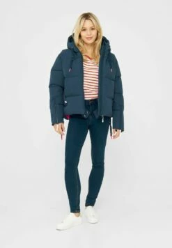 Derbe Winterjacke RICHHOLM - Navy -Grundstoff Verkaufsladen nachhaltige winterjacke laessig modisch fair W Richholm 010 1280x1280