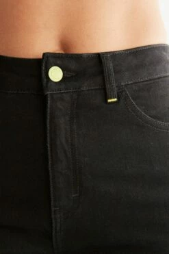 Wide Leg Jeans Aus Bio-Baumwolle - Coal Black -Grundstoff Verkaufsladen schwarze Jeans mit gelbem Knopf WE1010 104 1280x1280