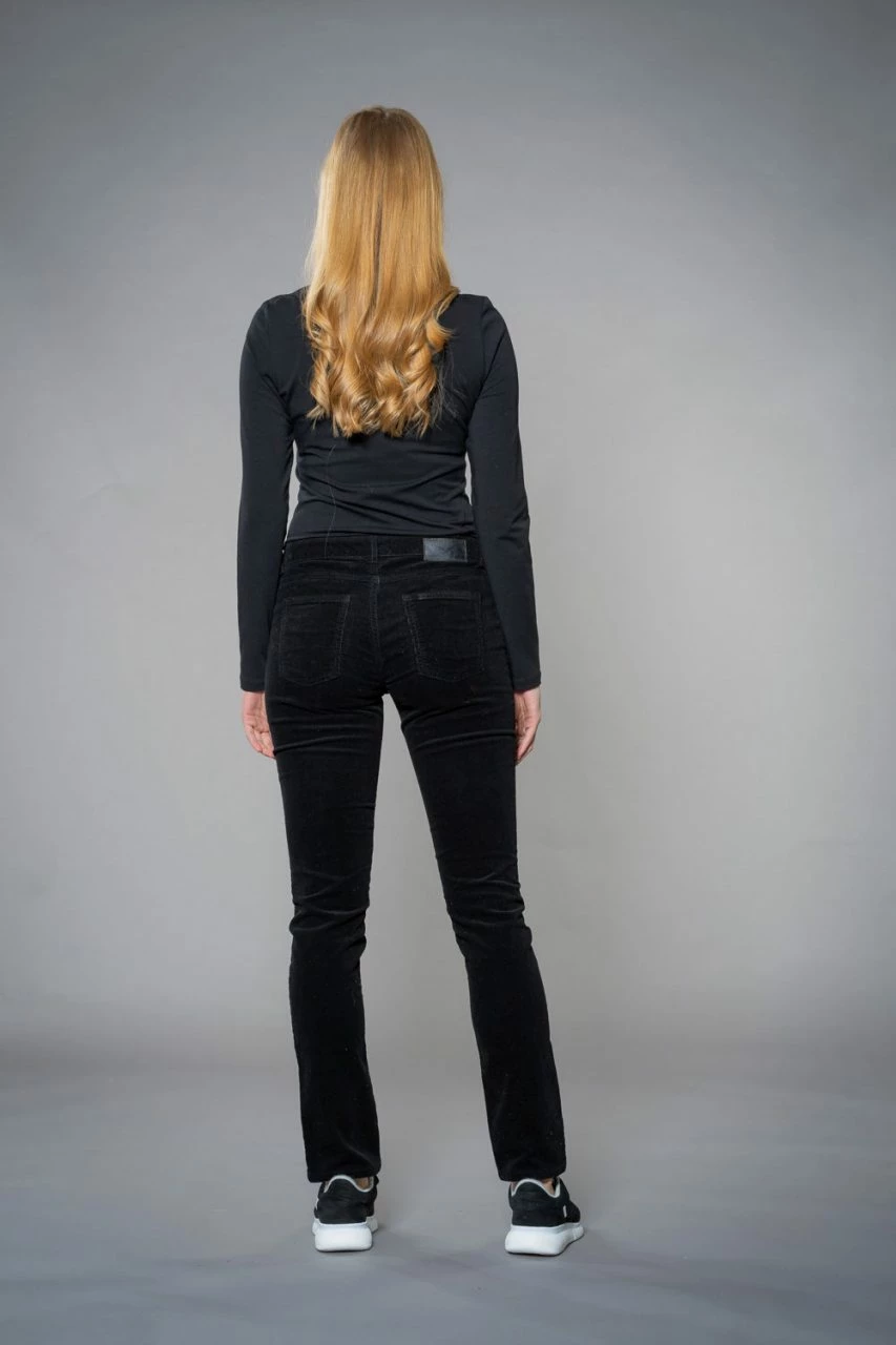 Sve:nja Corduroy - Cordhose Aus Bio-Baumwolle - Black 7 Sve:nja Corduroy - Cordhose Aus Bio-Baumwolle - Black – Bild 5