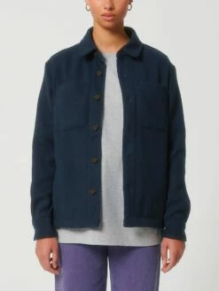 Unisex Twill Overshirt Aus Recyceltem Polyester - French Navy 14 Unisex Twill Overshirt Aus Recyceltem Polyester - French Navy -Grundstoff Verkaufsladen stylisch und nachhaltig Overshirt U845 727 1280x1280