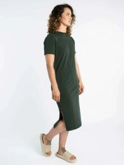 Mela Fairtrade Jersey-Kleid Latika Aus Bio-Baumwolle - Dunkelgrün -Grundstoff Verkaufsladen veganes Jersey Kleid kurzaermelig Latika dagr 1280x1280