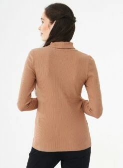 Longsleeve Mit Rollkragen Aus Bio-Baumwolle - Light Brown -Grundstoff Verkaufsladen w casual 012 lbrown fair trade Longsleeve fuer Damen mit Rollkragen aus GOTS Bio Baumwolle nachhaltig vegan in fein dehnbarem Rippstrick 1280x1280